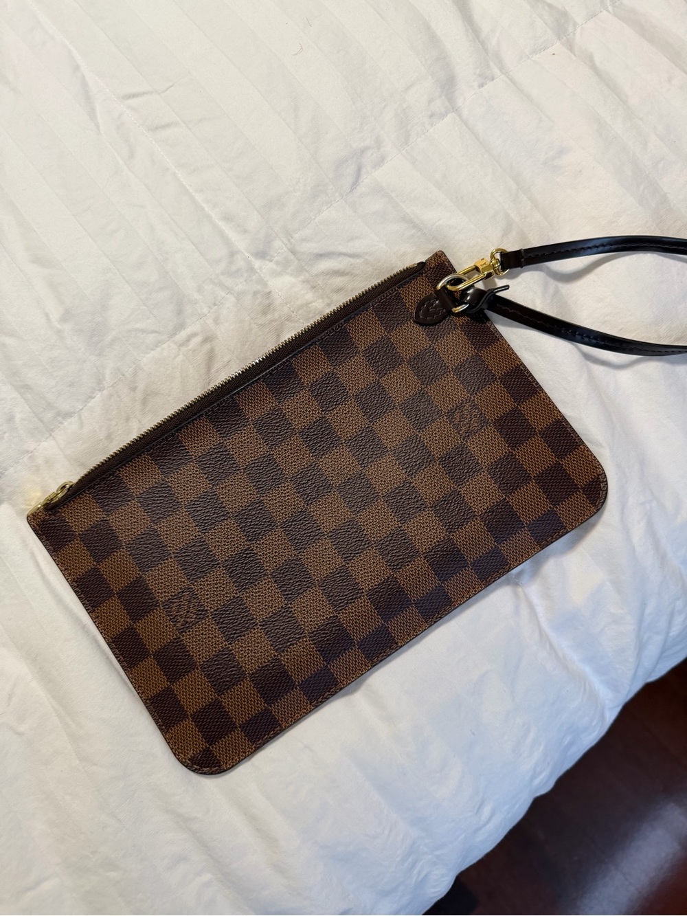 Louis Vuitton Neverfull pouch wristlet